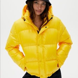 Aritzia Superpuff Shorty in High Gloss Citrus